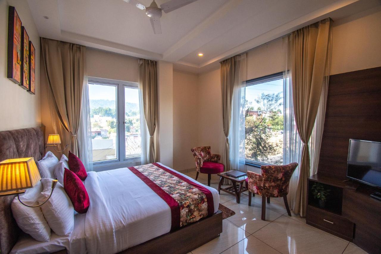 Hotel Ramaya Inn Raiwala Exterior photo